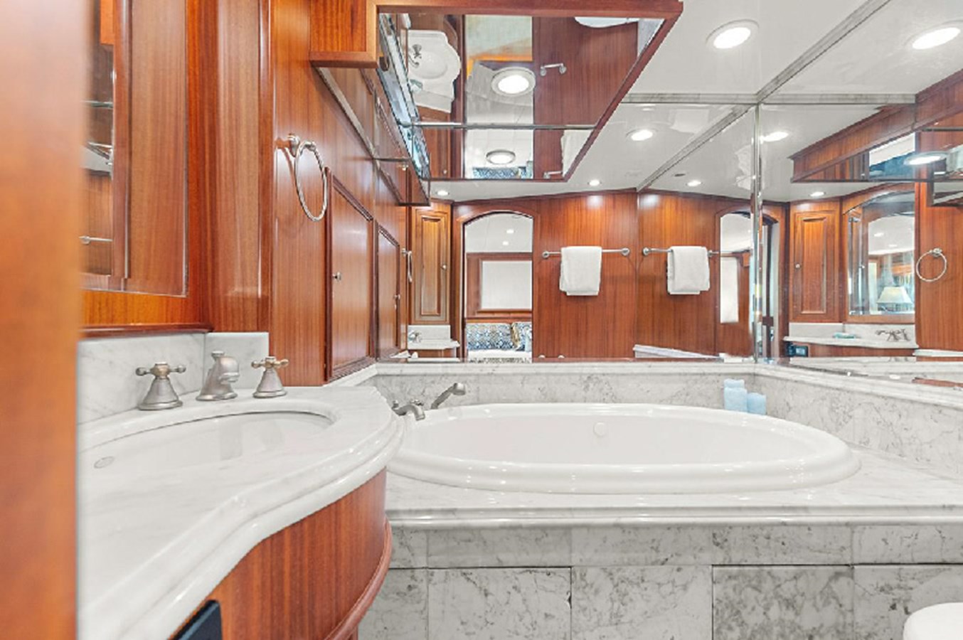 Paragon Motor Yachts Motor Yacht SEAS TO SEE For Sale