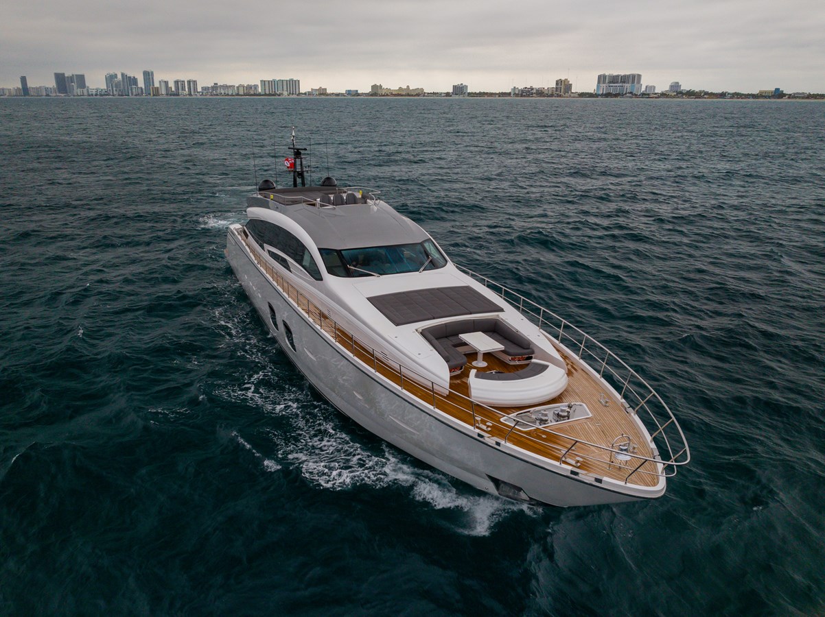 Pershing Cruising Yacht NAAV For Sale