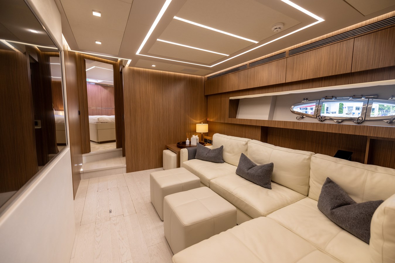 Pershing Cruising Yacht NAAV For Sale