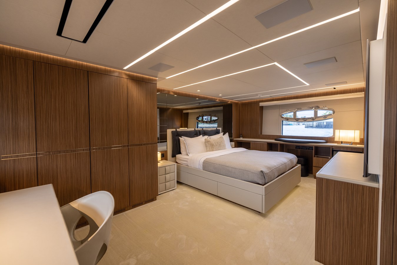 Pershing Cruising Yacht NAAV For Sale