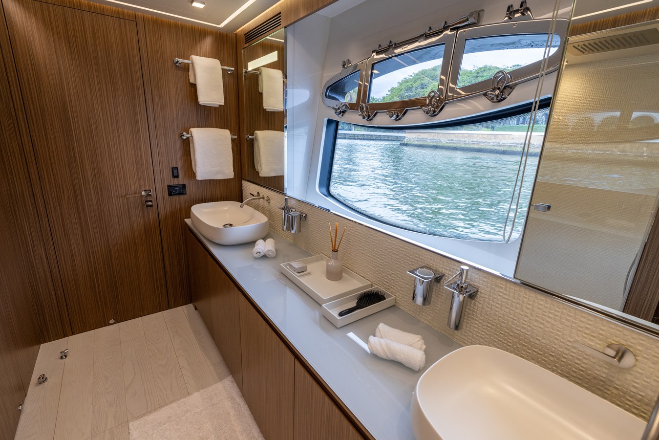 Pershing Cruising Yacht NAAV For Sale