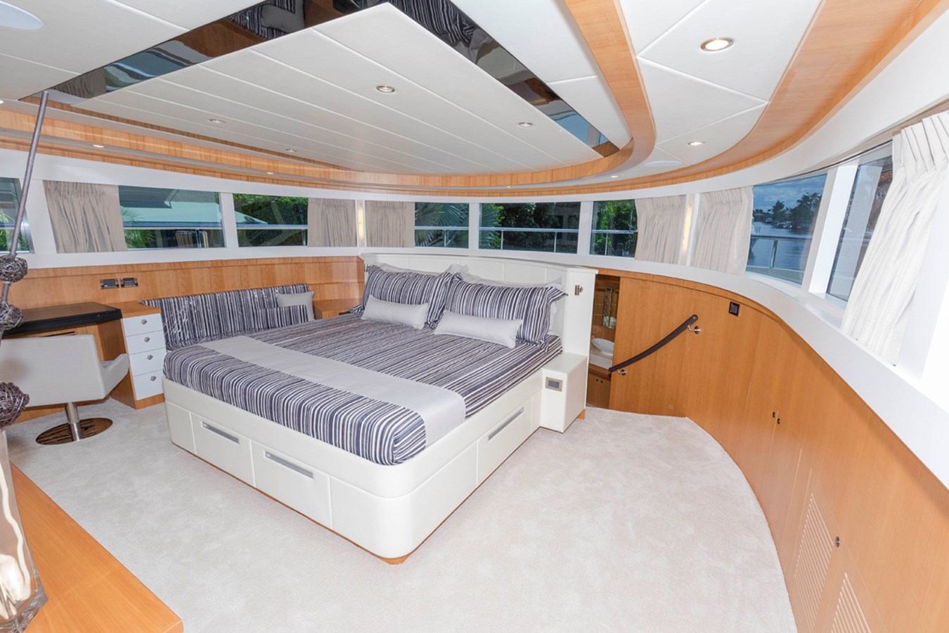 Johnson Motor Yacht JOHNSON 93 OPEN BRIDGE For Sale