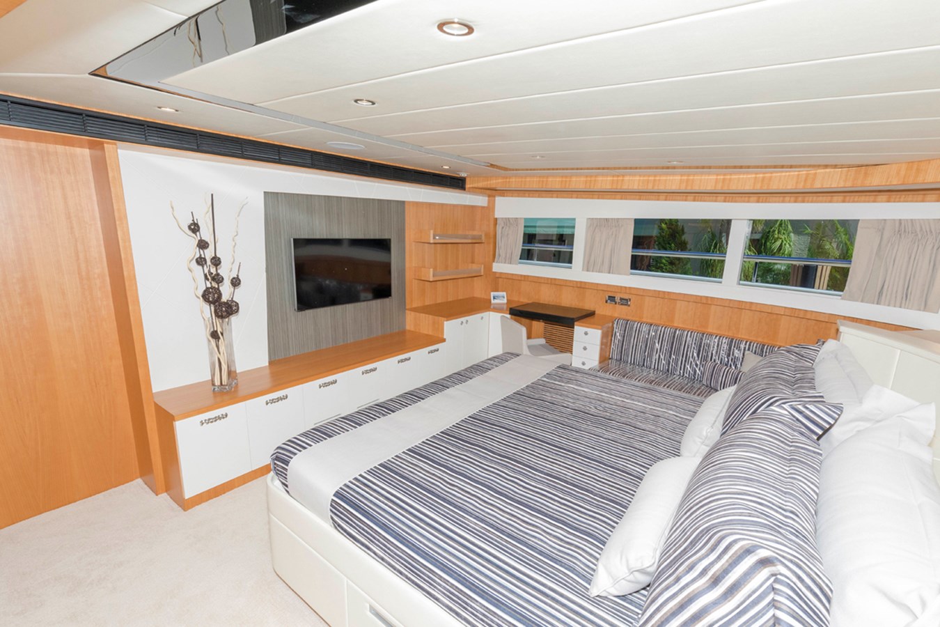 Johnson Motor Yacht JOHNSON 93 OPEN BRIDGE For Sale