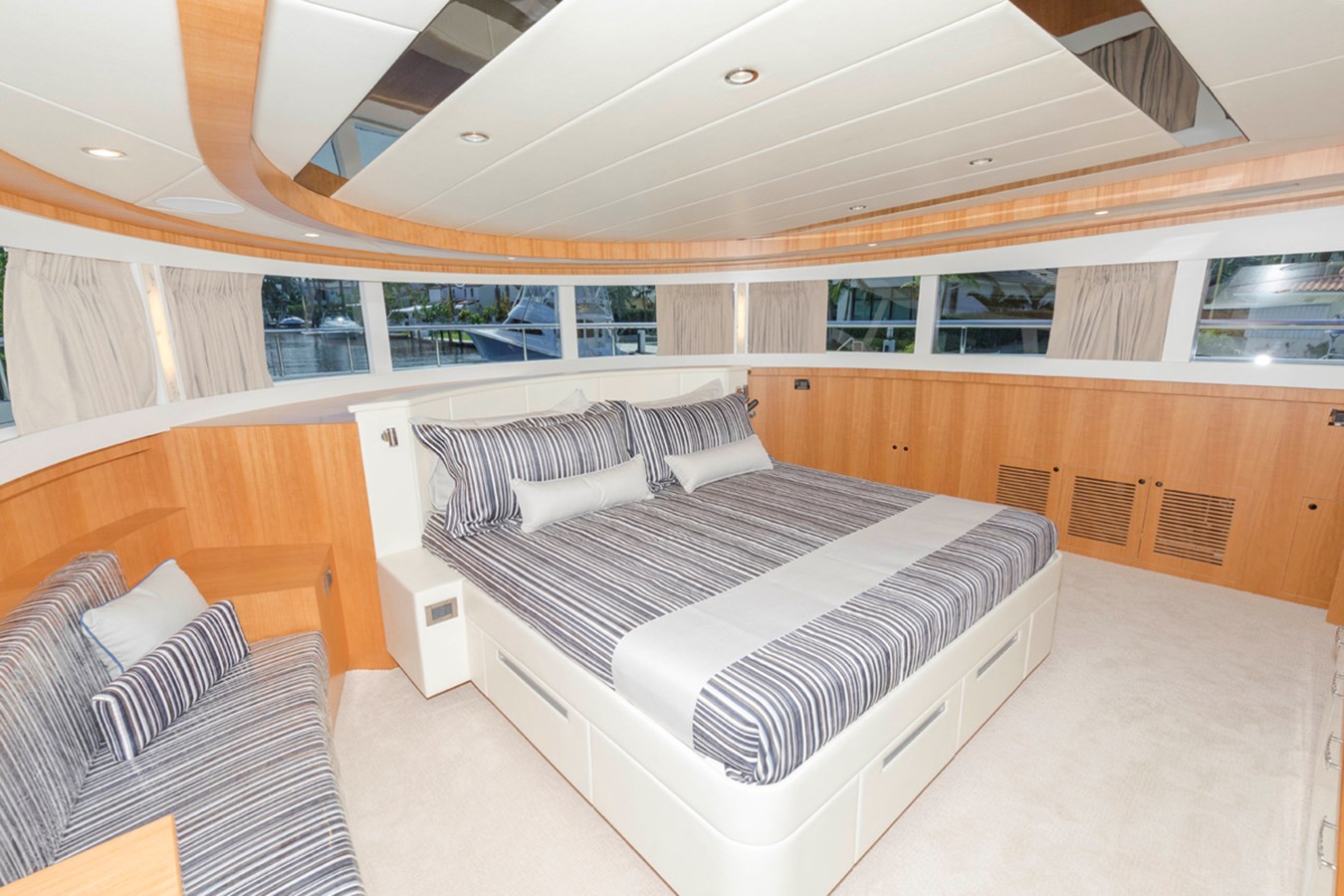 Johnson Motor Yacht JOHNSON 93 OPEN BRIDGE For Sale