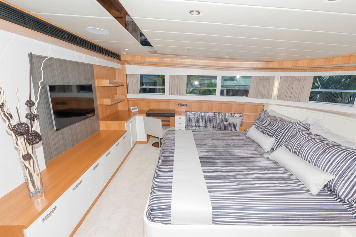 Johnson Motor Yacht JOHNSON 93 OPEN BRIDGE For Sale