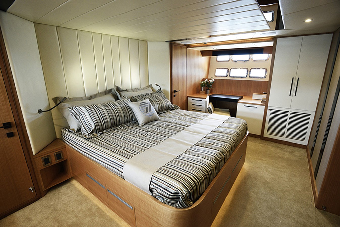 Johnson Motor Yacht JOHNSON 93 OPEN BRIDGE For Sale