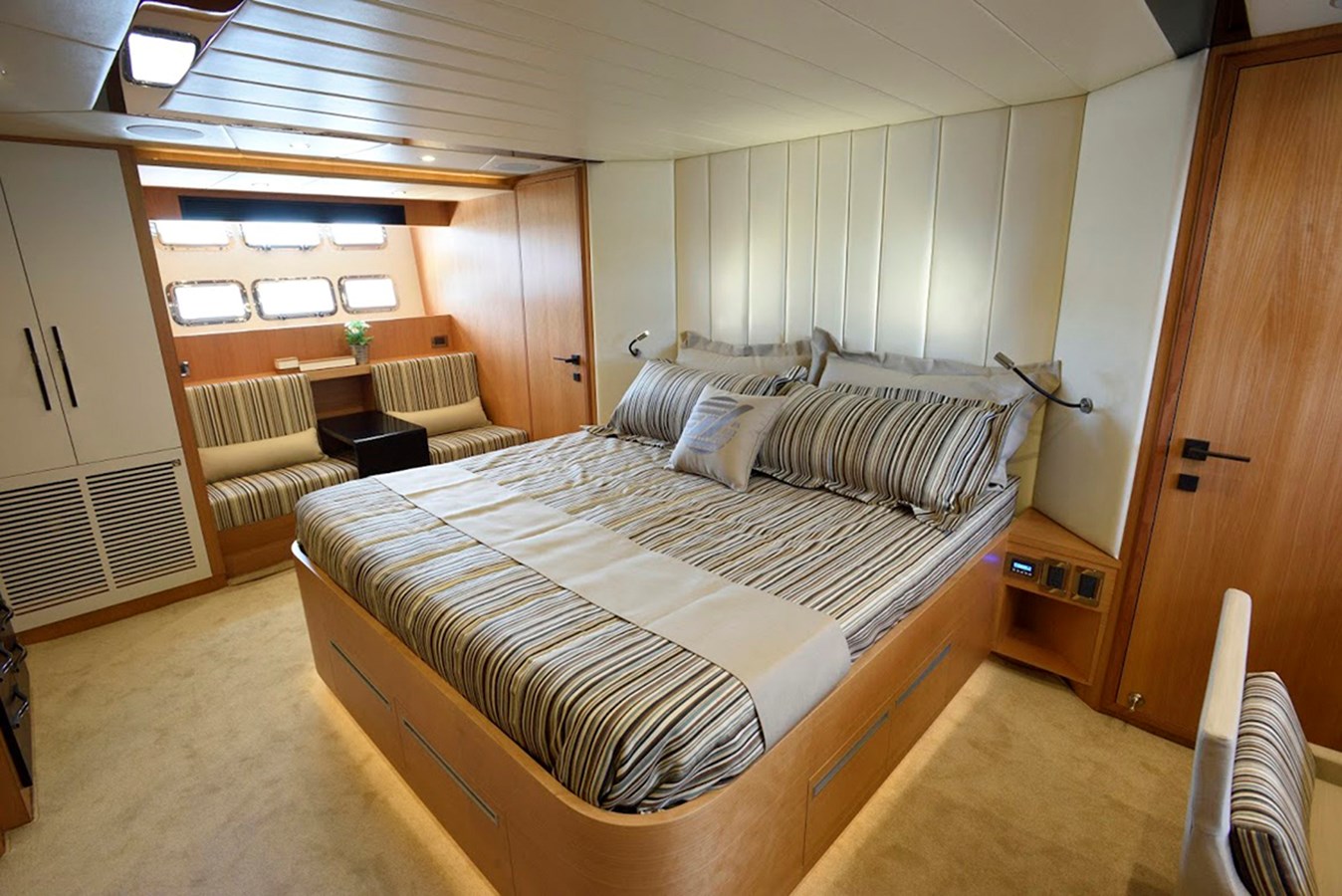 Johnson Motor Yacht JOHNSON 93 OPEN BRIDGE For Sale