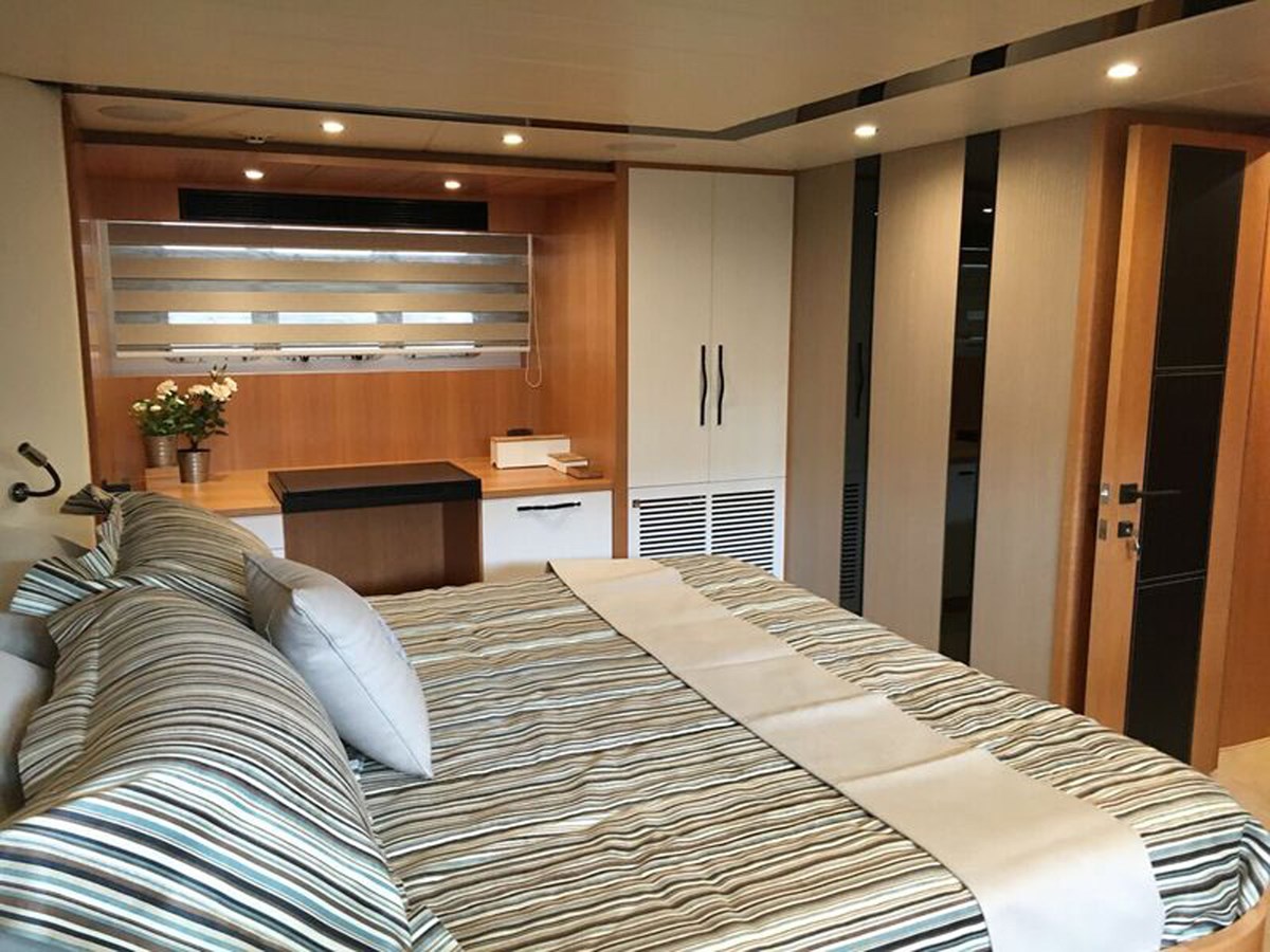 Johnson Motor Yacht JOHNSON 93 OPEN BRIDGE For Sale