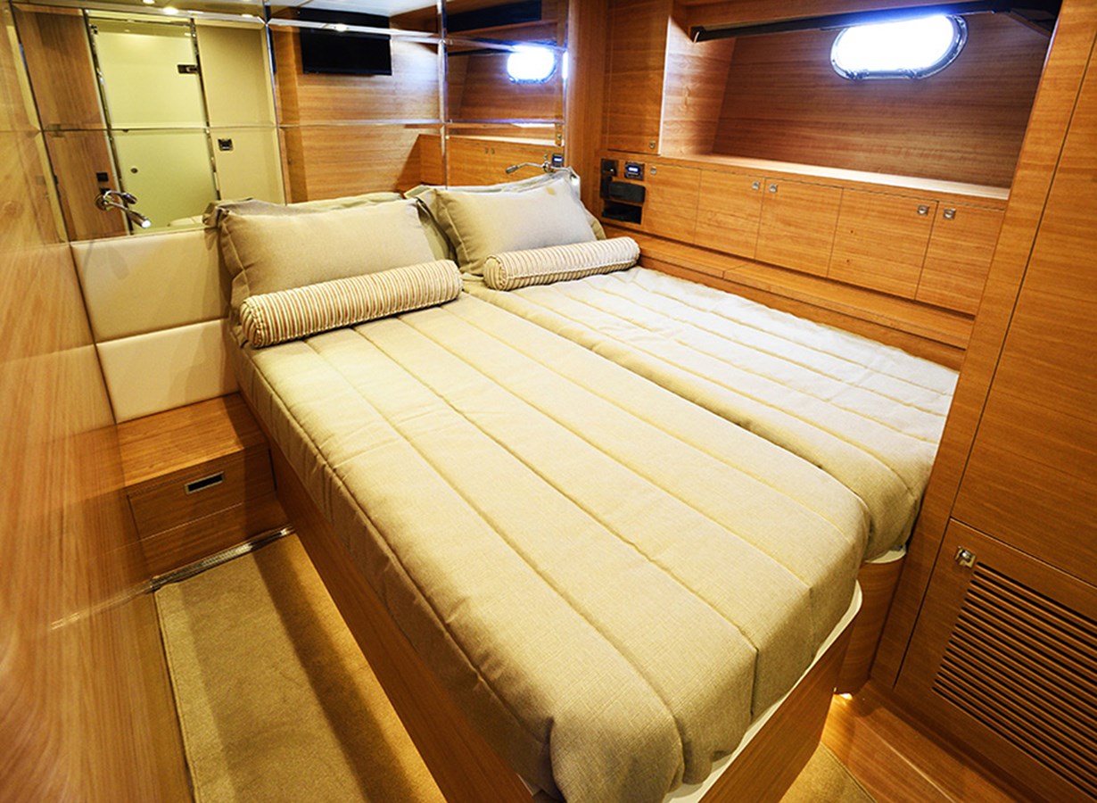 Johnson Motor Yacht JOHNSON 93 OPEN BRIDGE For Sale
