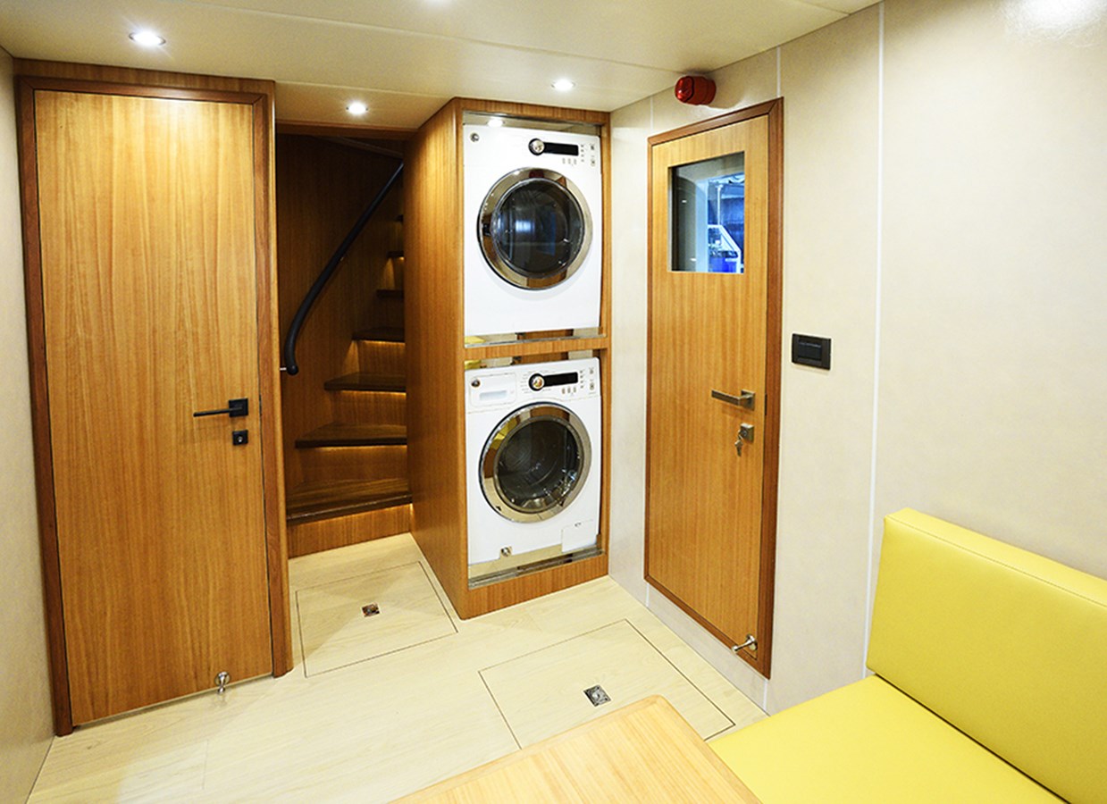 Johnson Motor Yacht JOHNSON 93 OPEN BRIDGE For Sale