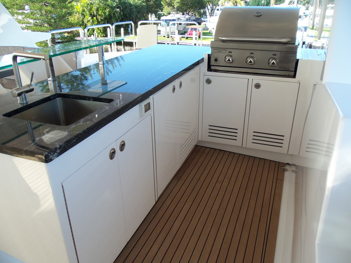 Johnson Motor Yacht JOHNSON 93 OPEN BRIDGE For Sale