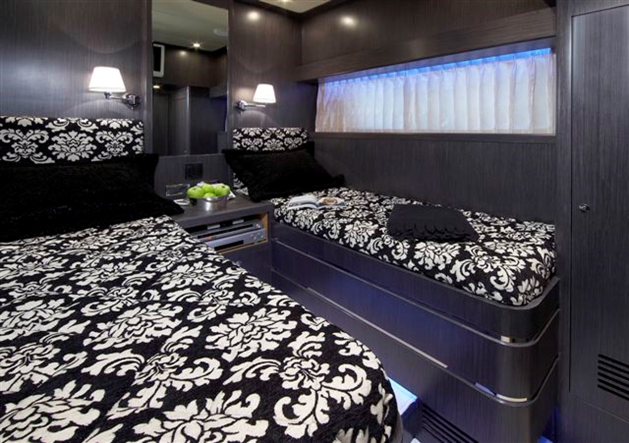 Johnson Motor Yacht JOHNSON 80’ SKYLOUNGE W/FISHING COCKPIT For Sale