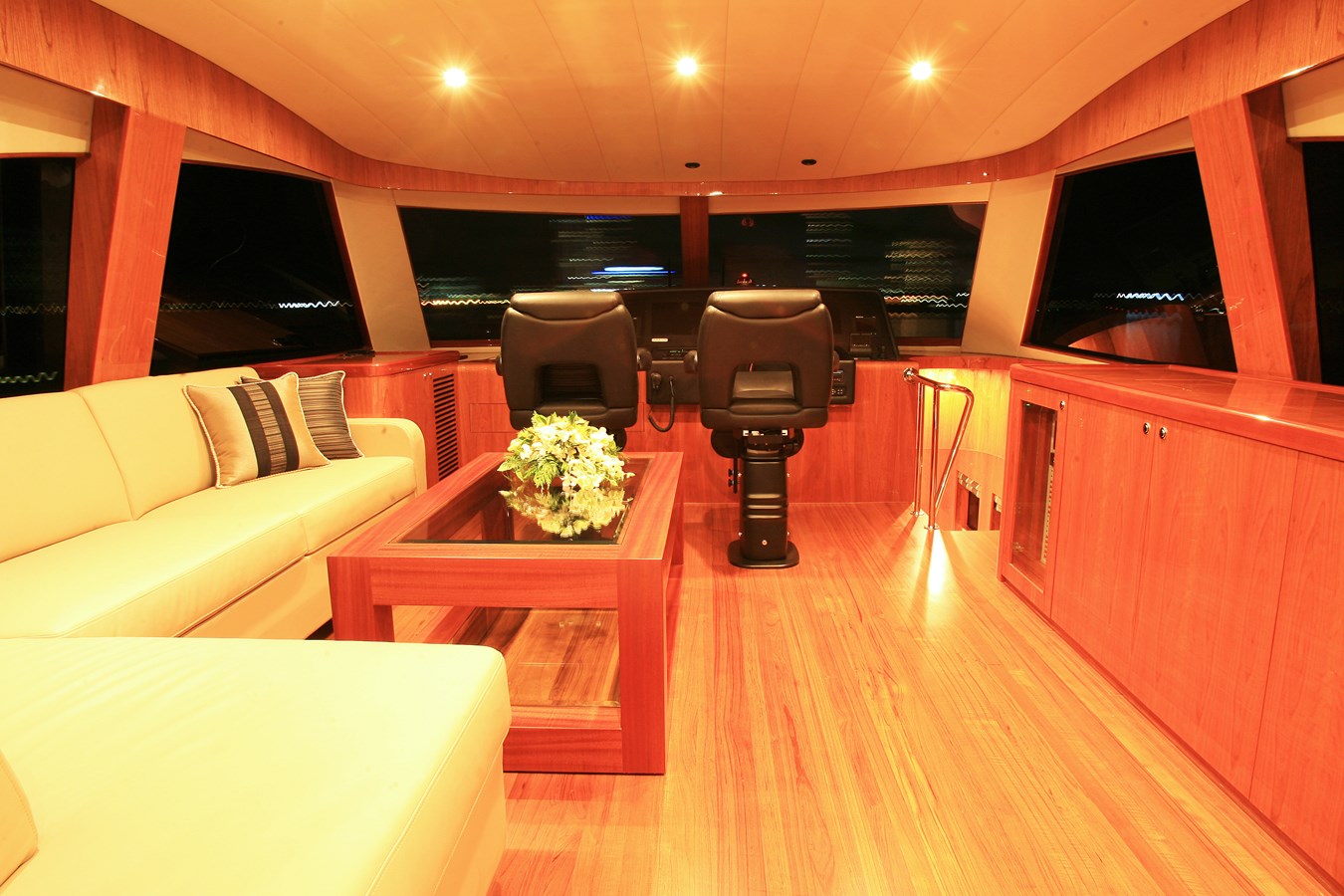 Johnson Motor Yacht JOHNSON 80’ SKYLOUNGE W/FISHING COCKPIT For Sale