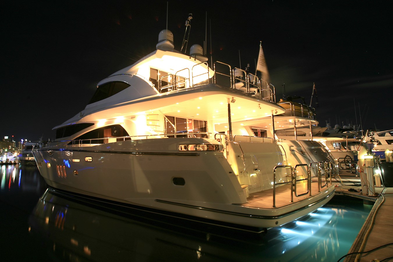 Johnson Motor Yacht JOHNSON 80’ SKYLOUNGE W/FISHING COCKPIT For Sale