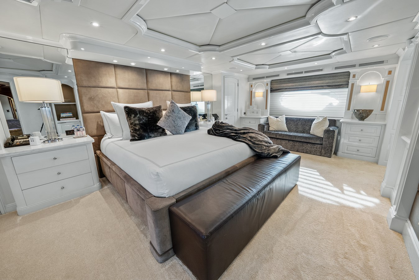 Trinity Yachts Motor Yacht NICOLE EVELYN For Sale