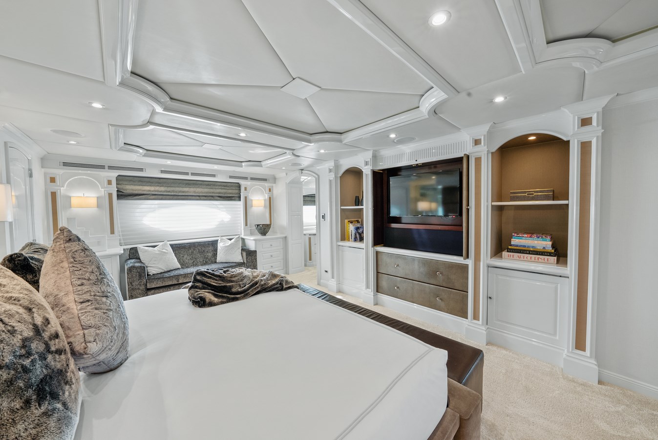 Trinity Yachts Motor Yacht NICOLE EVELYN For Sale