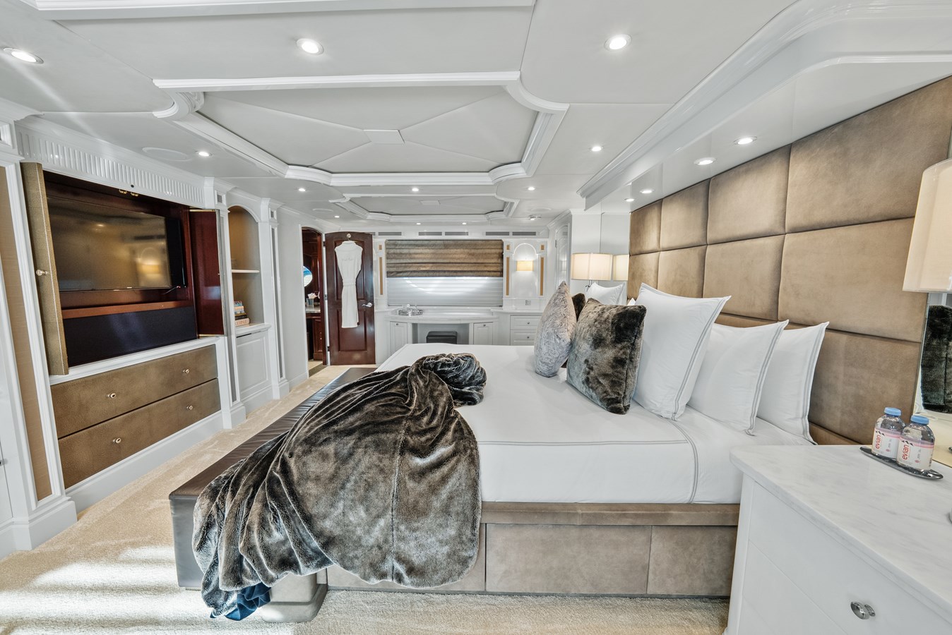 Trinity Yachts Motor Yacht NICOLE EVELYN For Sale