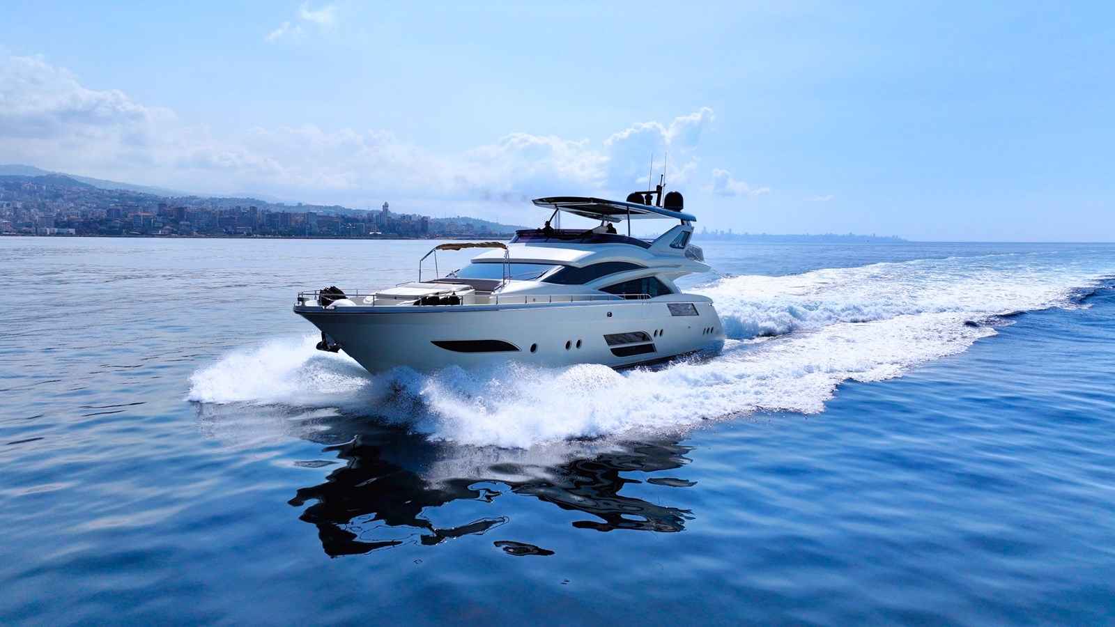 Dominator Motor Yacht DOLLY For Sale