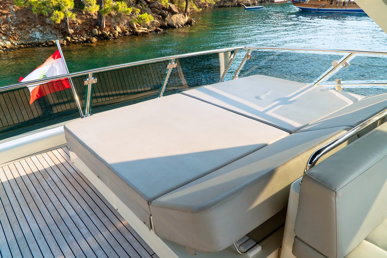 Dominator Motor Yacht DOLLY For Sale