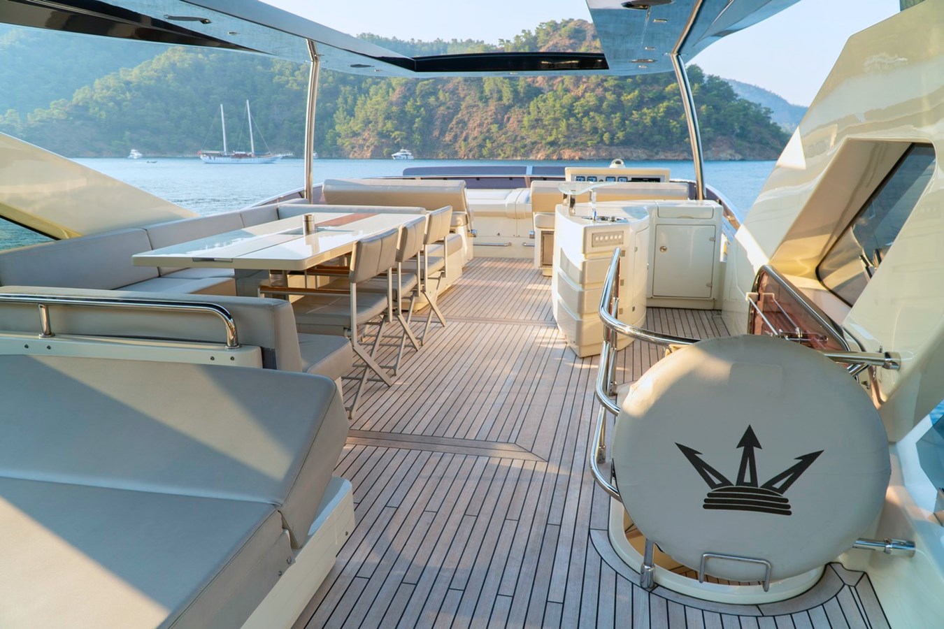 Dominator Motor Yacht DOLLY For Sale