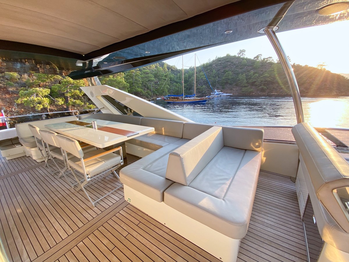 Dominator Motor Yacht DOLLY For Sale
