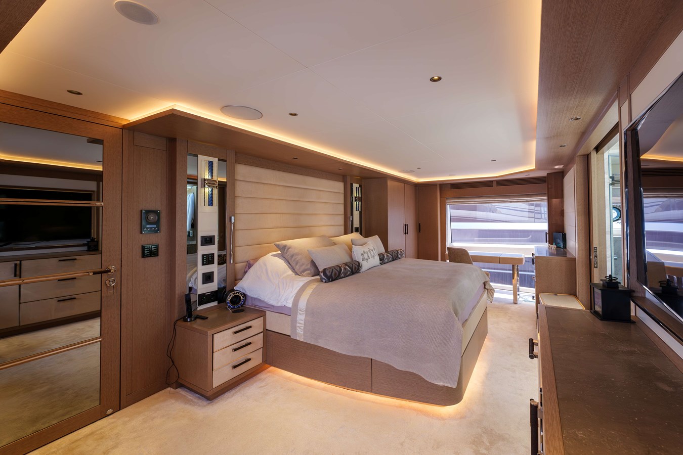 Sirena Motor Yacht HELIOPHILIA For Sale