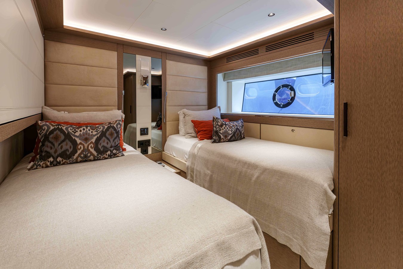 Sirena Motor Yacht HELIOPHILIA For Sale