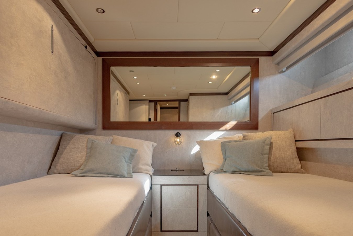 Mangusta Motor Yacht MANGUSTA 92 For Sale