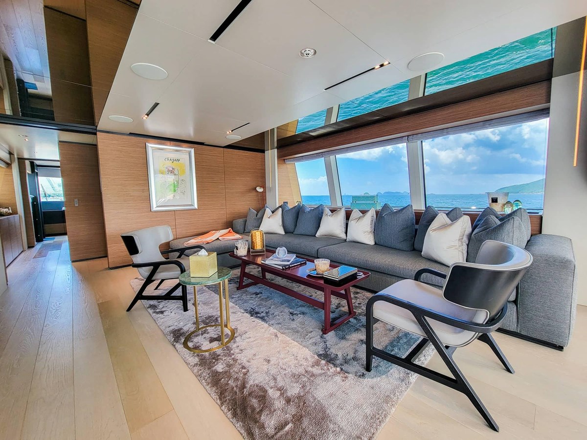 Ferretti Custom Line Cruising Yacht Custom Line Navetta 33 For Sale
