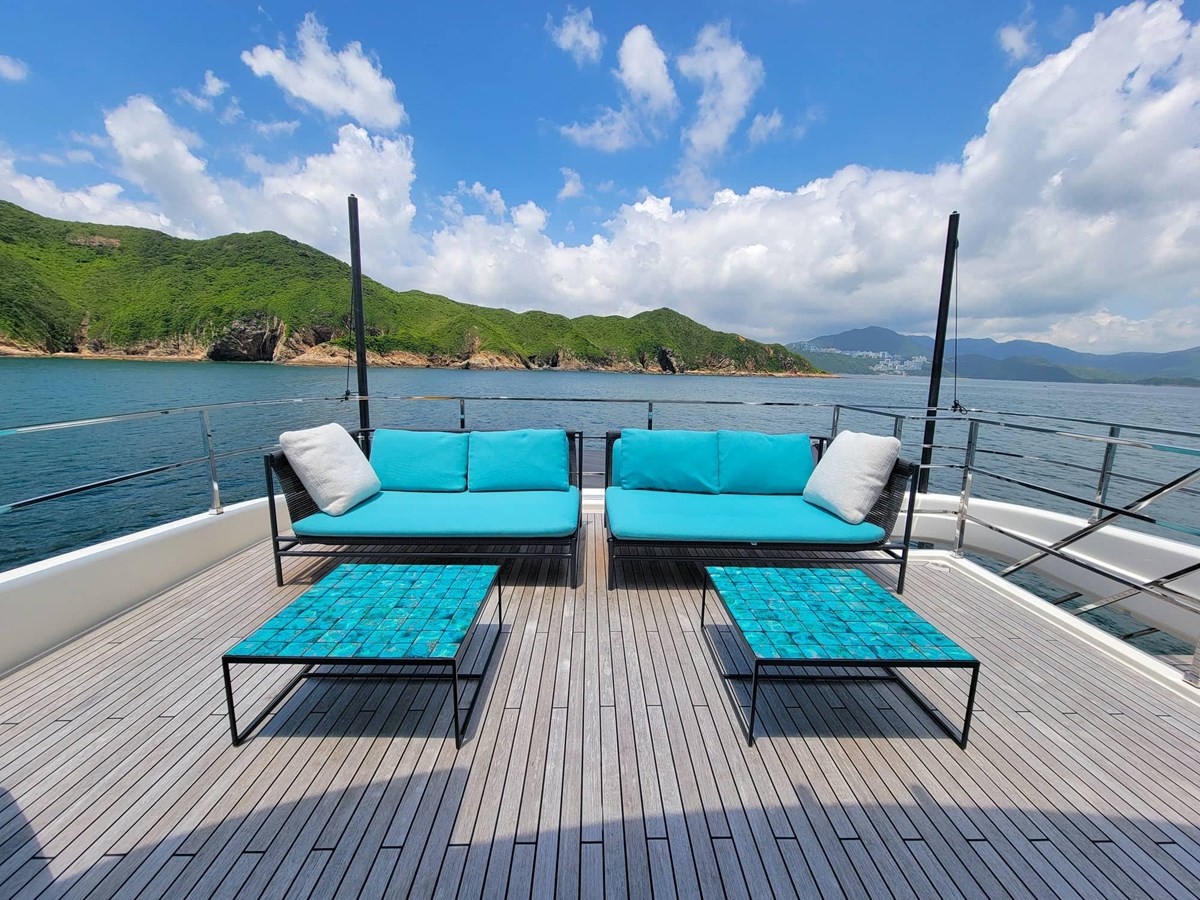 Ferretti Custom Line Cruising Yacht Custom Line Navetta 33 For Sale
