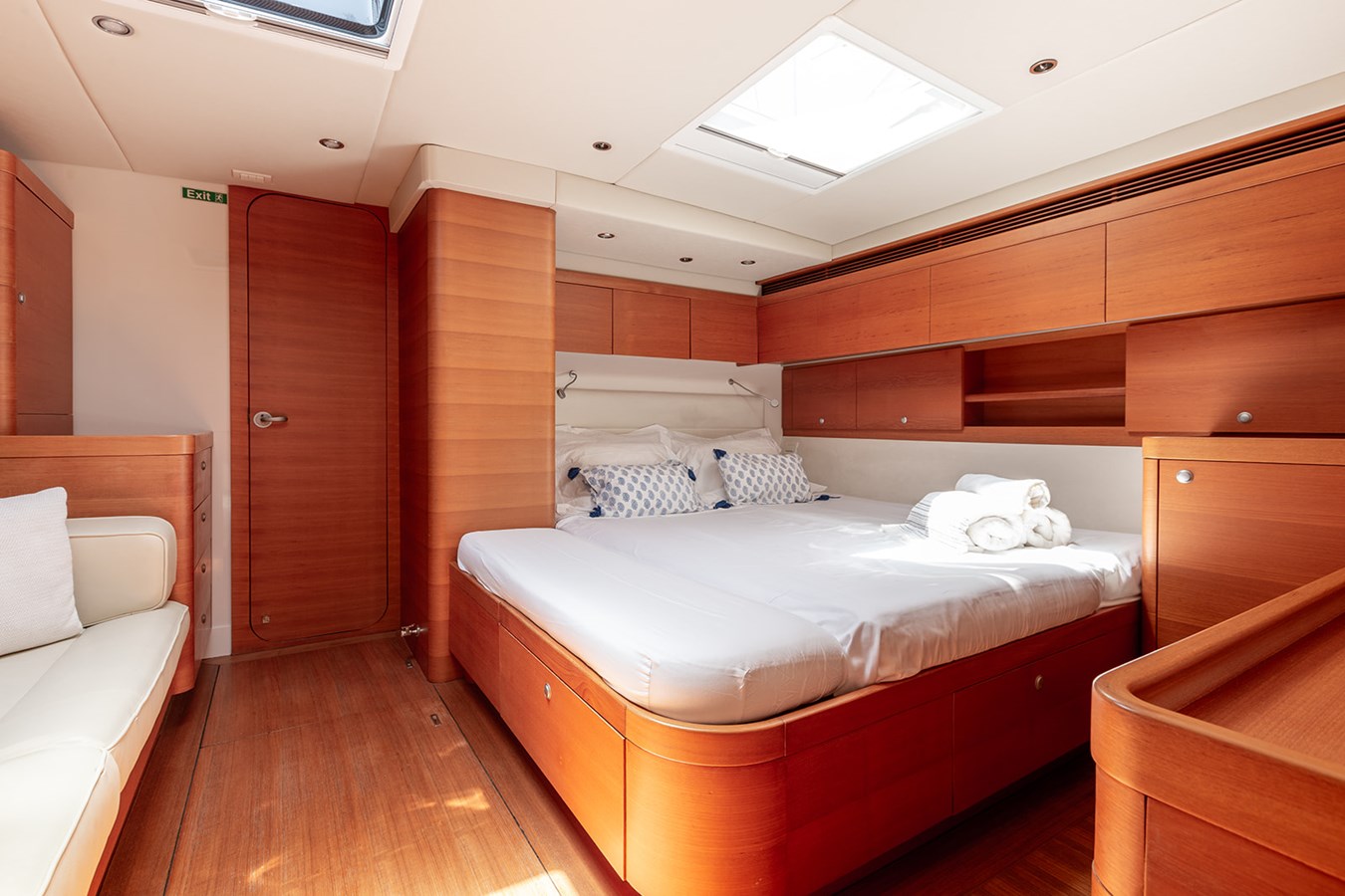 Shipman Shipyard Cruising Sailboat CAIAROSSA For Sale
