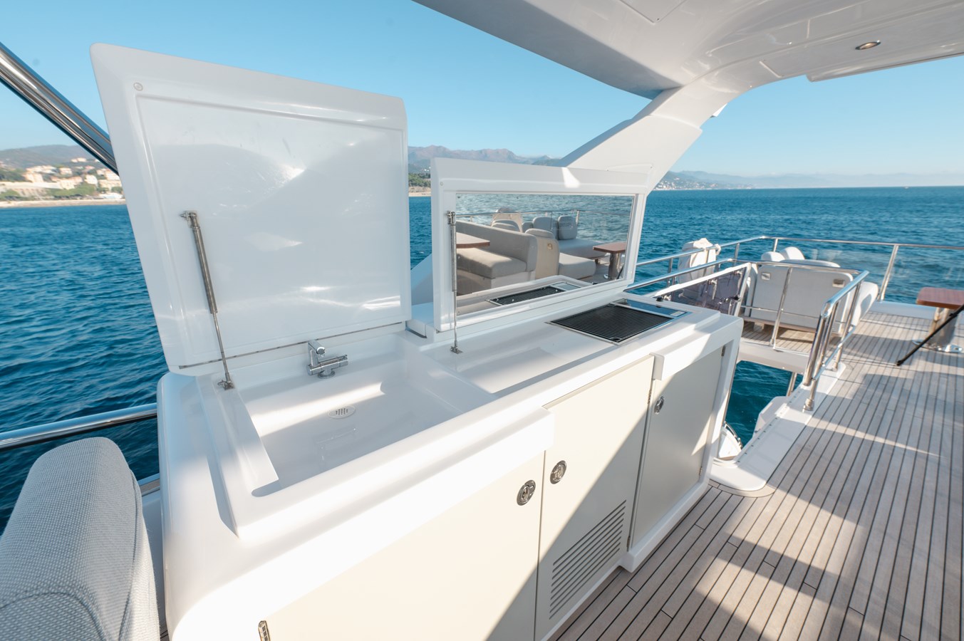 Azimut Yachts Motor Yacht HELSIE SI For Sale