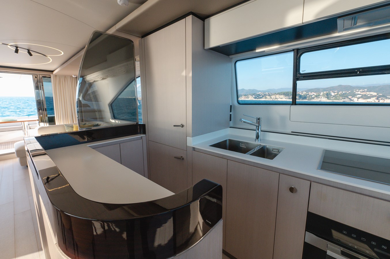 Azimut Yachts Motor Yacht HELSIE SI For Sale