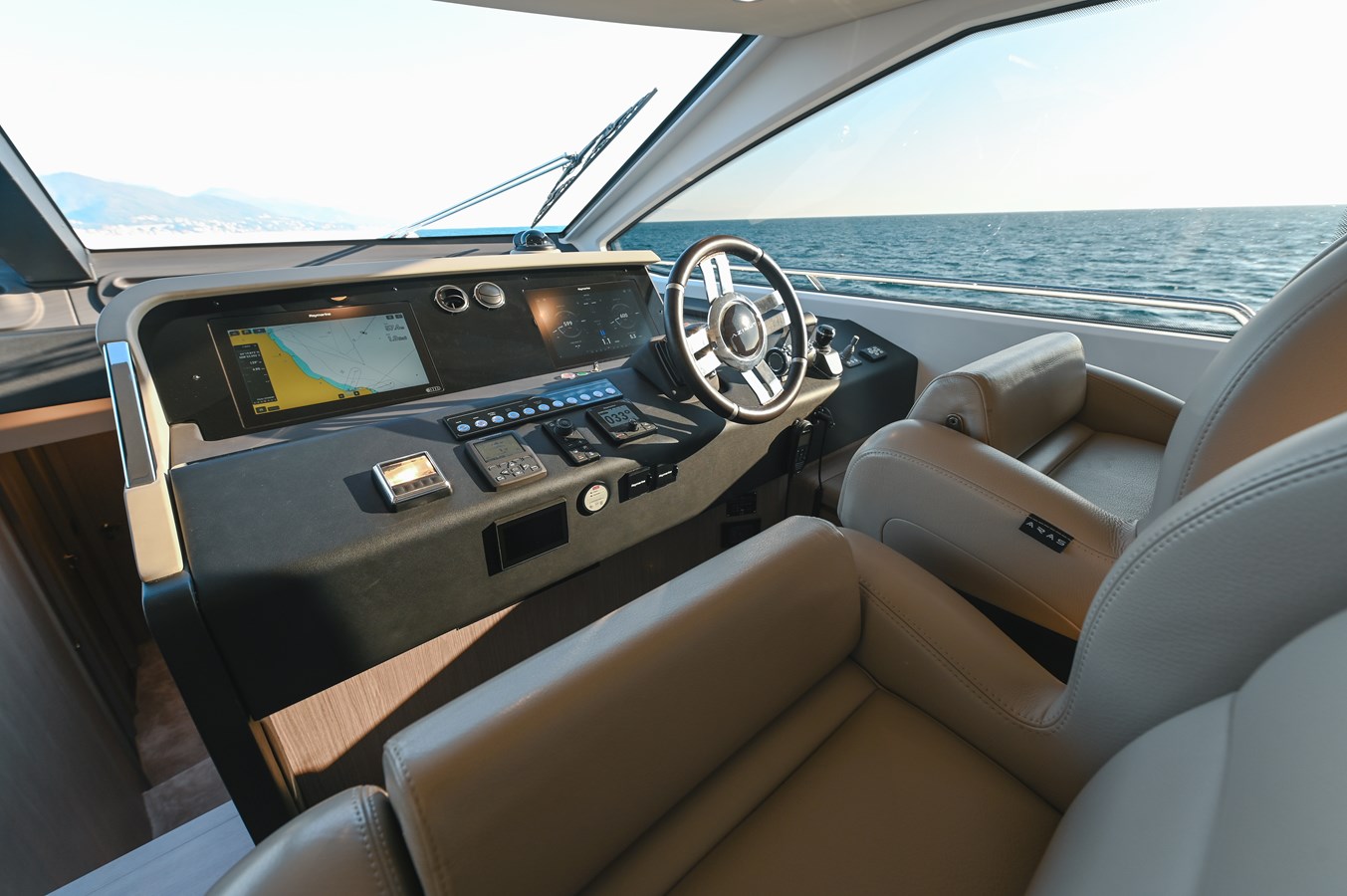 Azimut Yachts Motor Yacht HELSIE SI For Sale