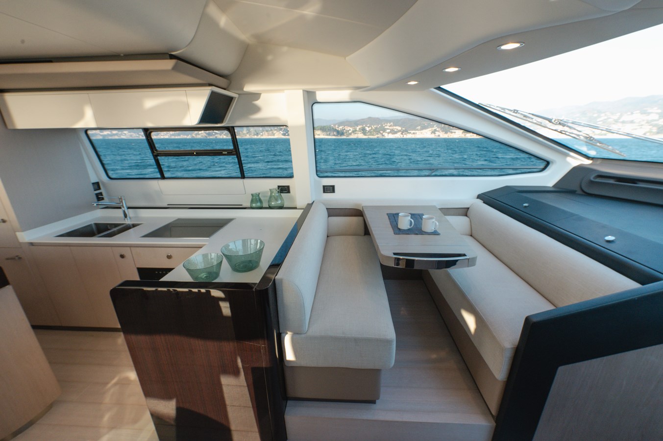 Azimut Yachts Motor Yacht HELSIE SI For Sale