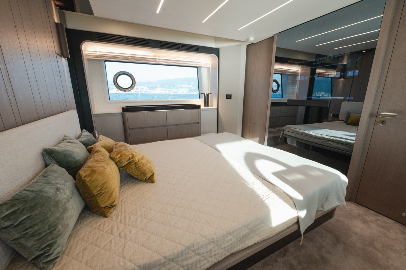 Azimut Yachts Motor Yacht HELSIE SI For Sale