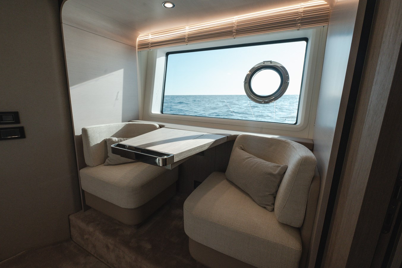Azimut Yachts Motor Yacht HELSIE SI For Sale
