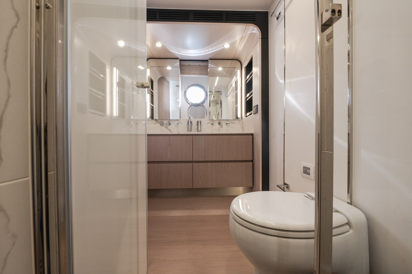 Azimut Yachts Motor Yacht HELSIE SI For Sale