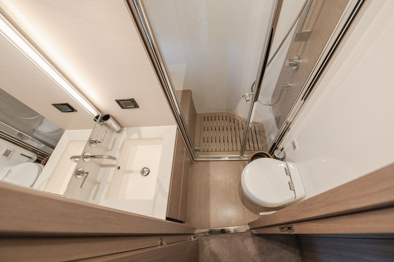 Azimut Yachts Motor Yacht HELSIE SI For Sale