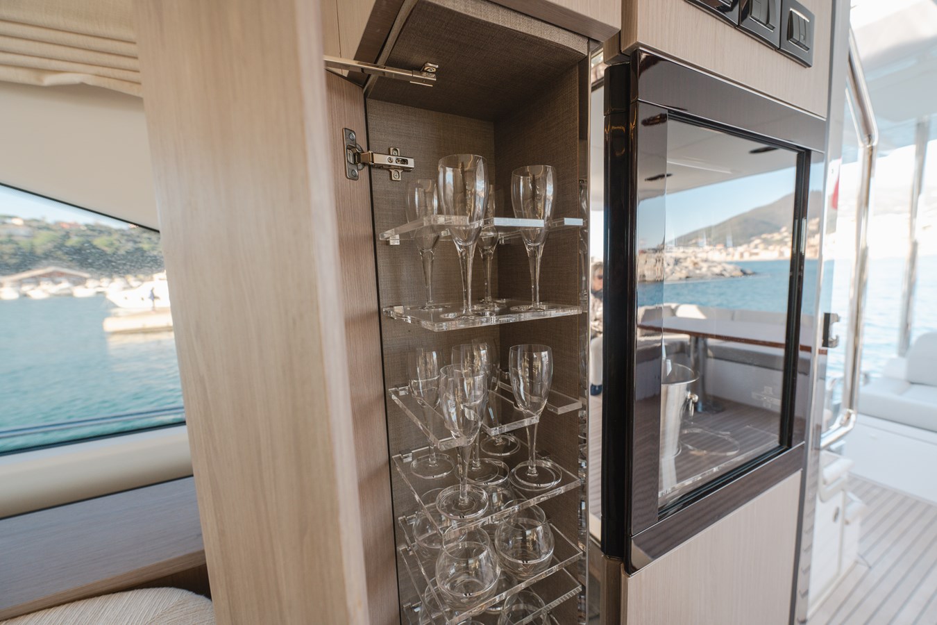 Azimut Yachts Motor Yacht HELSIE SI For Sale
