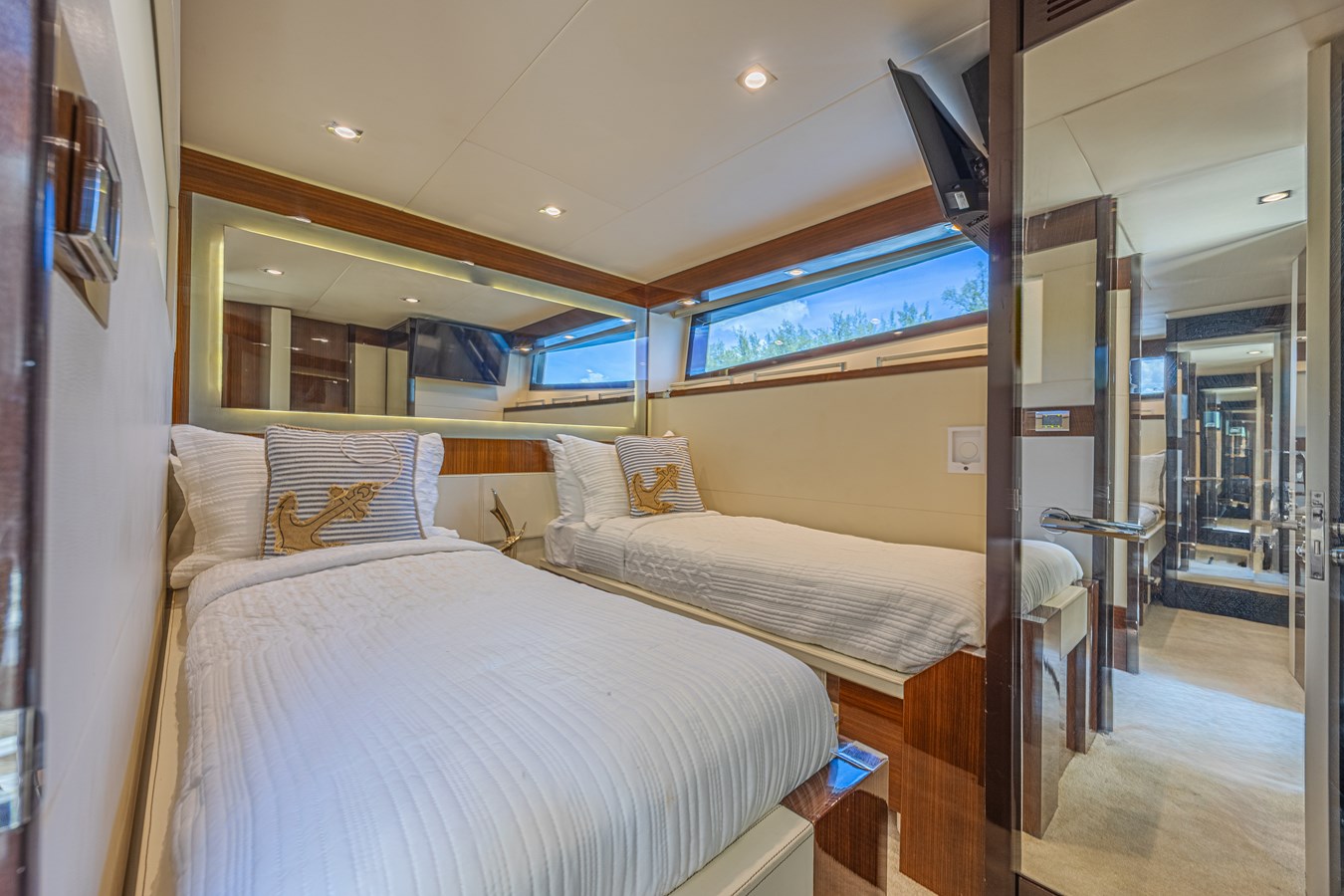Lazzara Yachts Motor Yacht Chapter II For Sale