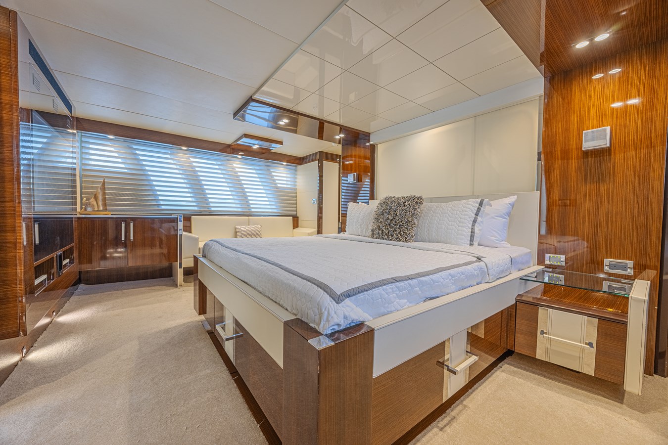Lazzara Yachts Motor Yacht Chapter II For Sale
