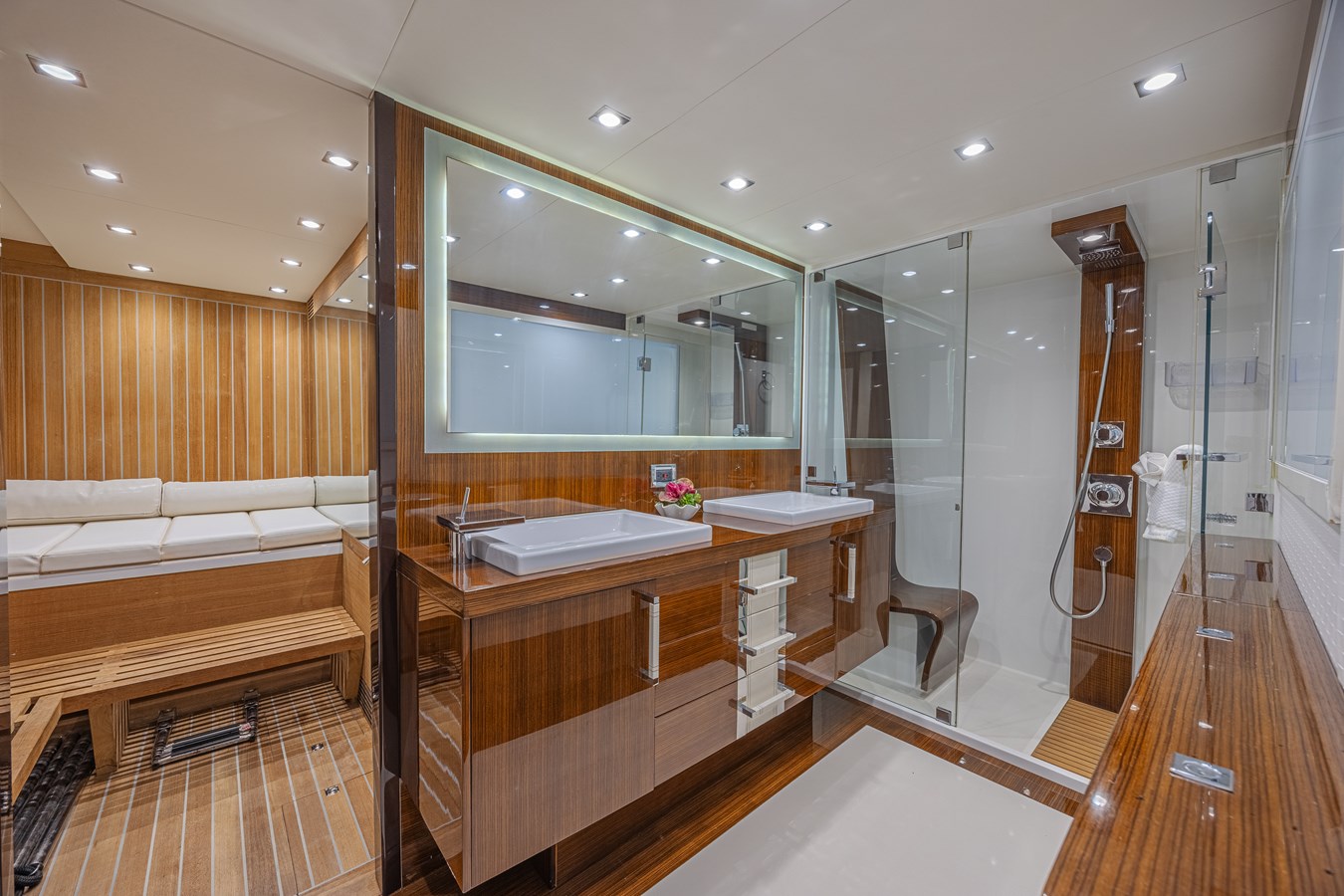 Lazzara Yachts Motor Yacht Chapter II For Sale