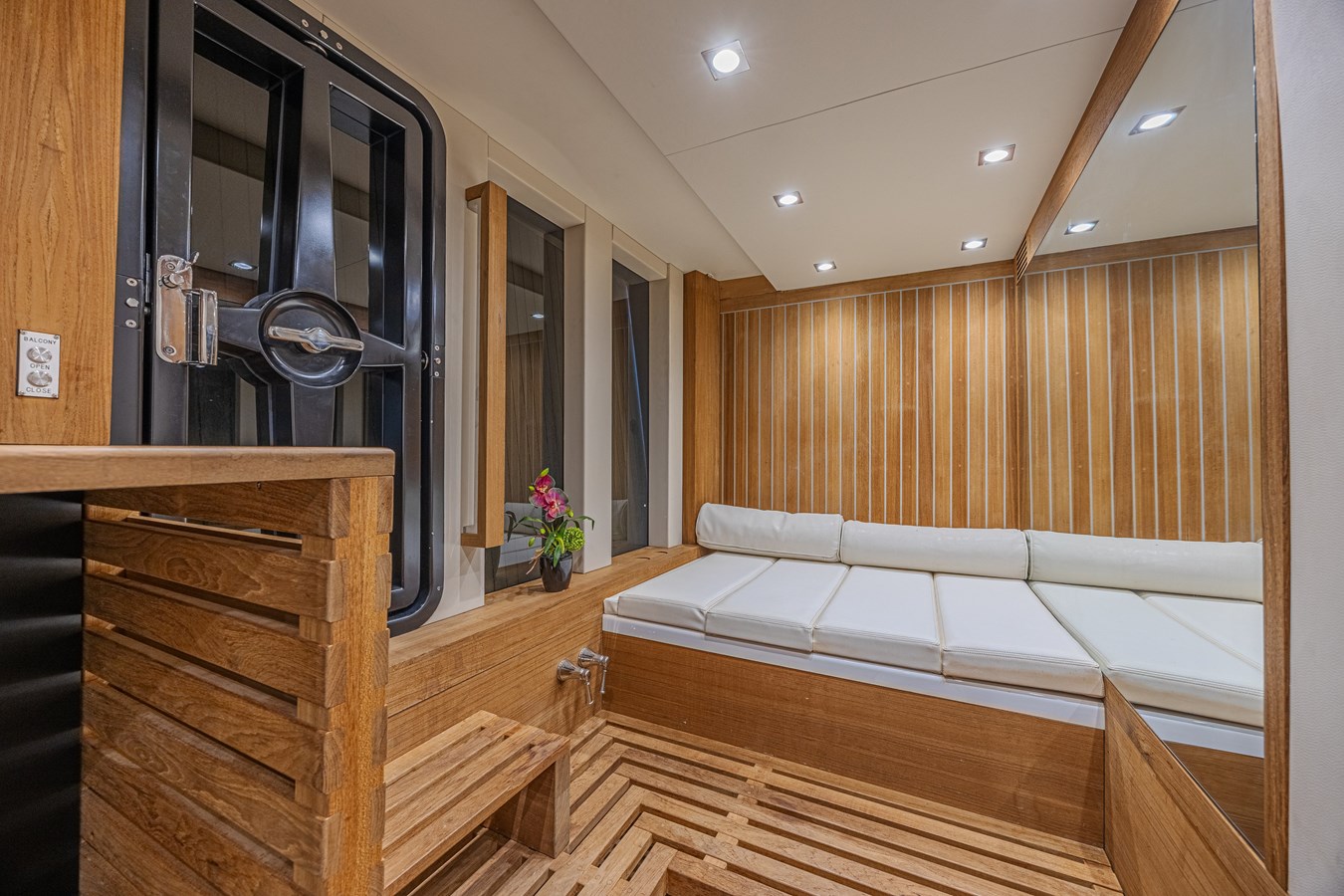 Lazzara Yachts Motor Yacht Chapter II For Sale