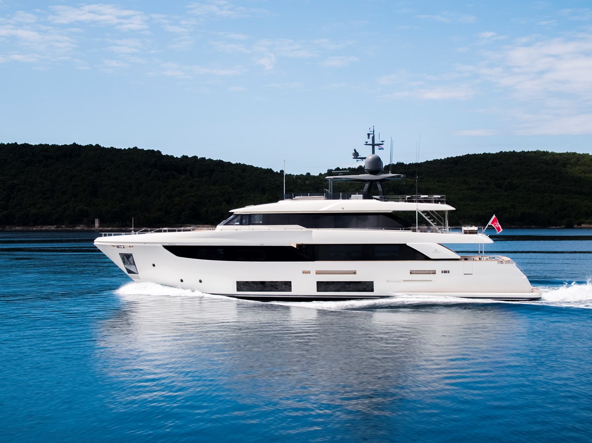 Custom Line Motor Yacht SK For Sale
