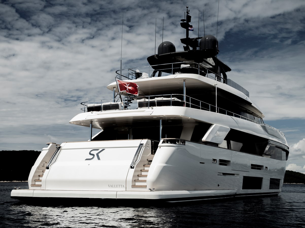 Custom Line Motor Yacht SK For Sale