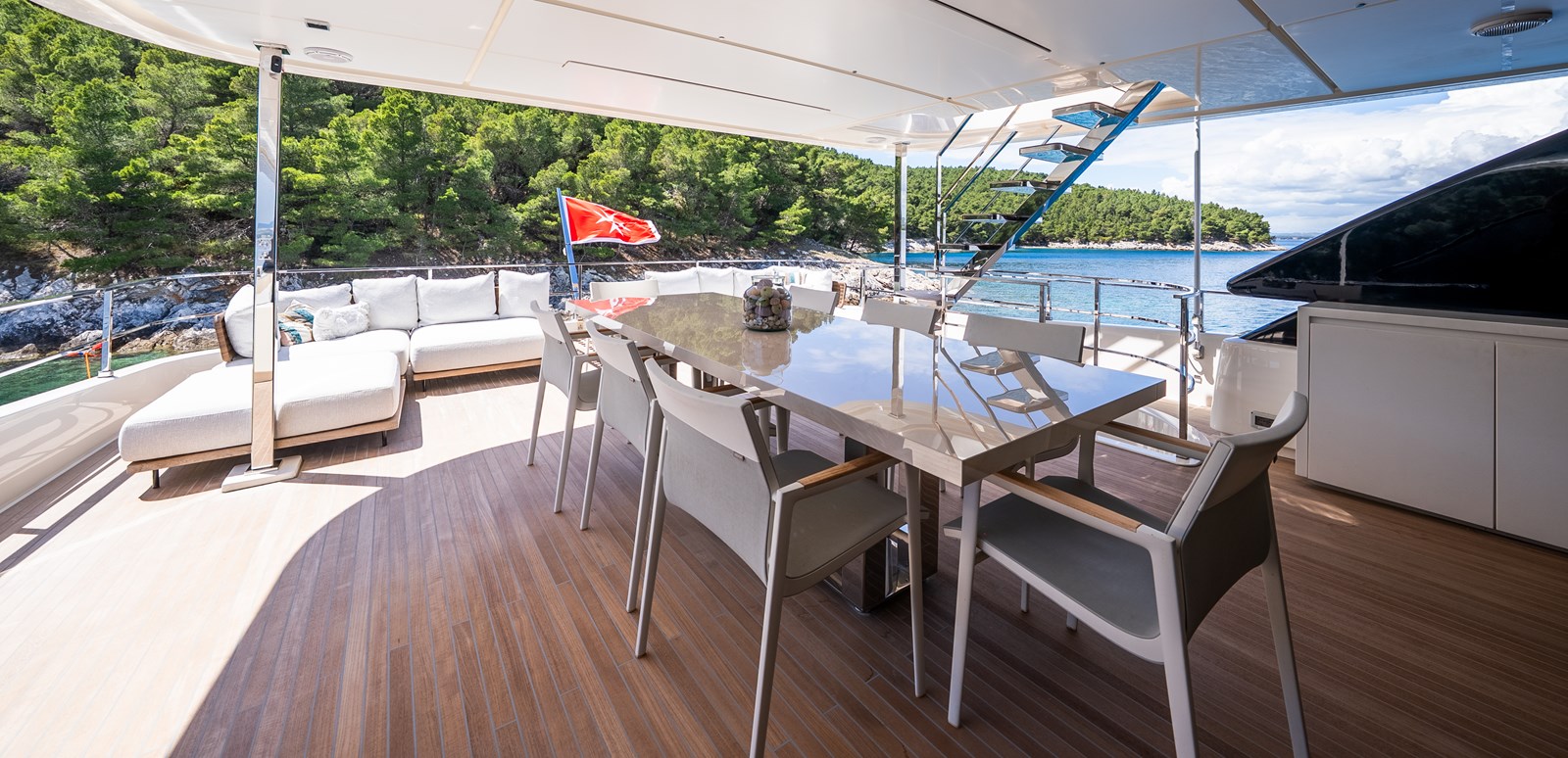 Custom Line Motor Yacht SK For Sale