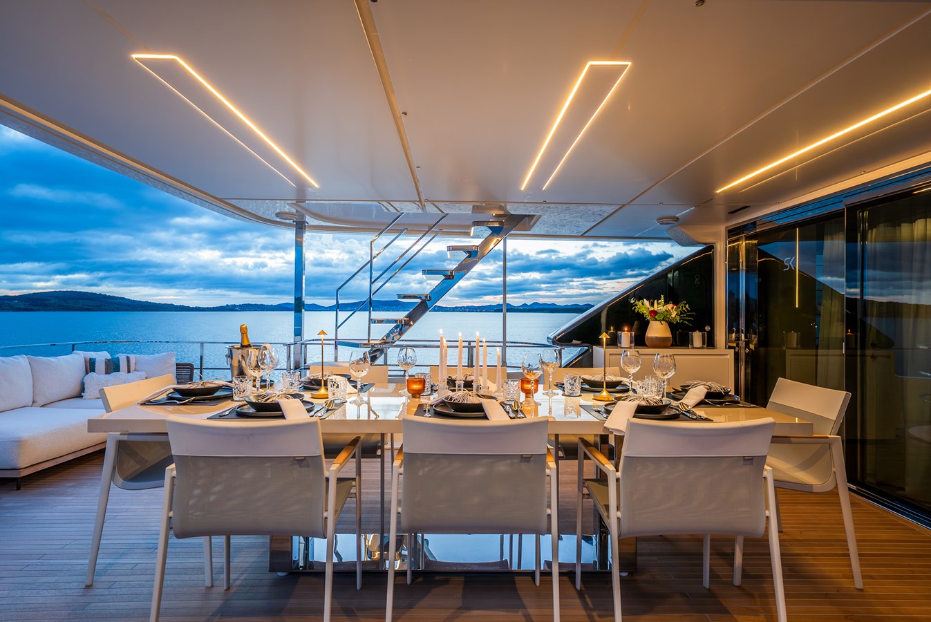 Custom Line Motor Yacht SK For Sale