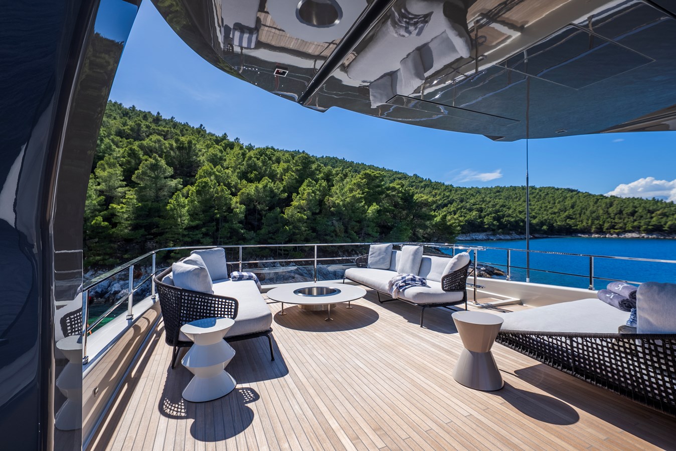 Custom Line Motor Yacht SK For Sale