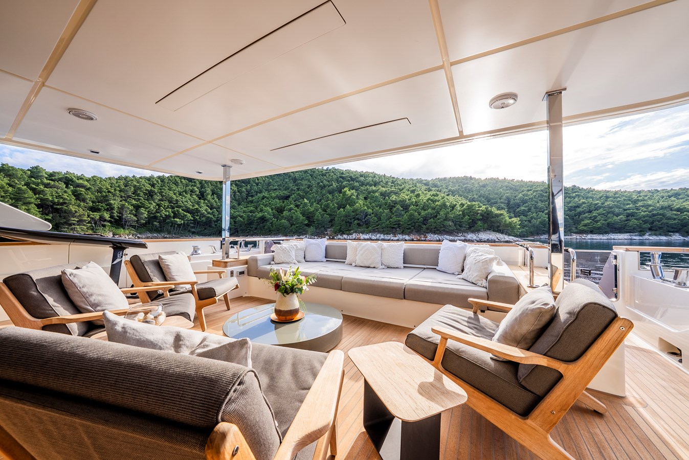 Custom Line Motor Yacht SK For Sale